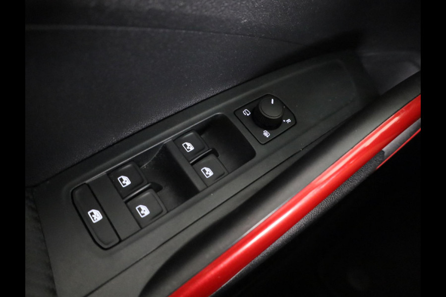Škoda Fabia 1.0 TSI Monte Carlo 95 pk | Verlengde garantie | Navigatie via App | Parkeersensoren | Achteruitrijcamera | LED koplampen | Stoelverwarming |