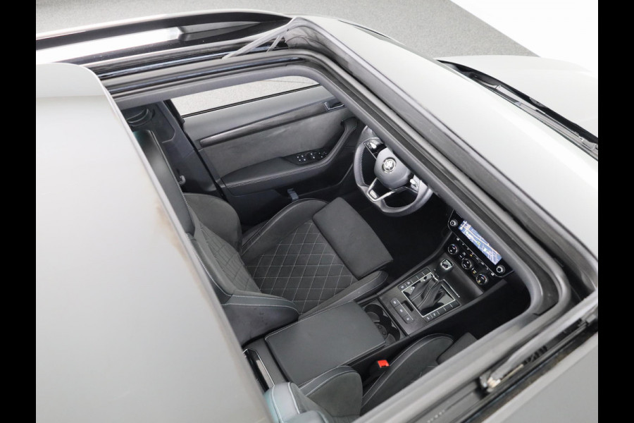 Škoda Superb Combi 1.5 TSI ACT Sportline Business 150 pk Automaat (DSG) | Verlengde garantie | Navigatie | Panoramadak | Parkeersensoren | Adaptieve cruise control | Elektr. voorstoelen met memory | Stoelverwarming v/a |