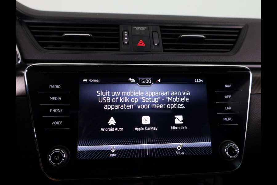 Škoda Superb Combi 1.5 TSI ACT Sportline Business 150 pk Automaat (DSG) | Verlengde garantie | Navigatie | Panoramadak | Parkeersensoren | Adaptieve cruise control | Elektr. voorstoelen met memory | Stoelverwarming v/a |