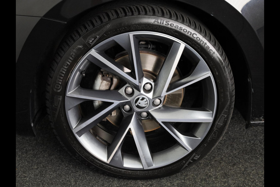 Škoda Superb Combi 1.5 TSI ACT Sportline Business 150 pk Automaat (DSG) | Verlengde garantie | Navigatie | Panoramadak | Parkeersensoren | Adaptieve cruise control | Elektr. voorstoelen met memory | Stoelverwarming v/a |