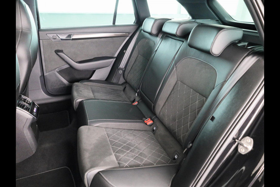 Škoda Superb Combi 1.5 TSI ACT Sportline Business 150 pk Automaat (DSG) | Verlengde garantie | Navigatie | Panoramadak | Parkeersensoren | Adaptieve cruise control | Elektr. voorstoelen met memory | Stoelverwarming v/a |