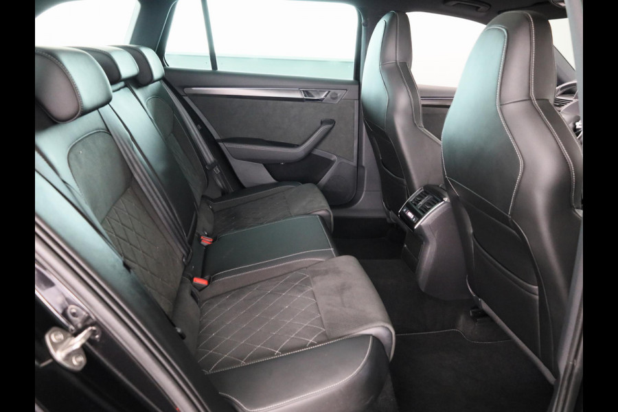 Škoda Superb Combi 1.5 TSI ACT Sportline Business 150 pk Automaat (DSG) | Verlengde garantie | Navigatie | Panoramadak | Parkeersensoren | Adaptieve cruise control | Elektr. voorstoelen met memory | Stoelverwarming v/a |