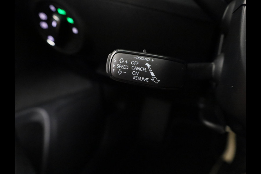 Škoda Superb Combi 1.5 TSI ACT Sportline Business 150 pk Automaat (DSG) | Verlengde garantie | Navigatie | Panoramadak | Parkeersensoren | Adaptieve cruise control | Elektr. voorstoelen met memory | Stoelverwarming v/a |