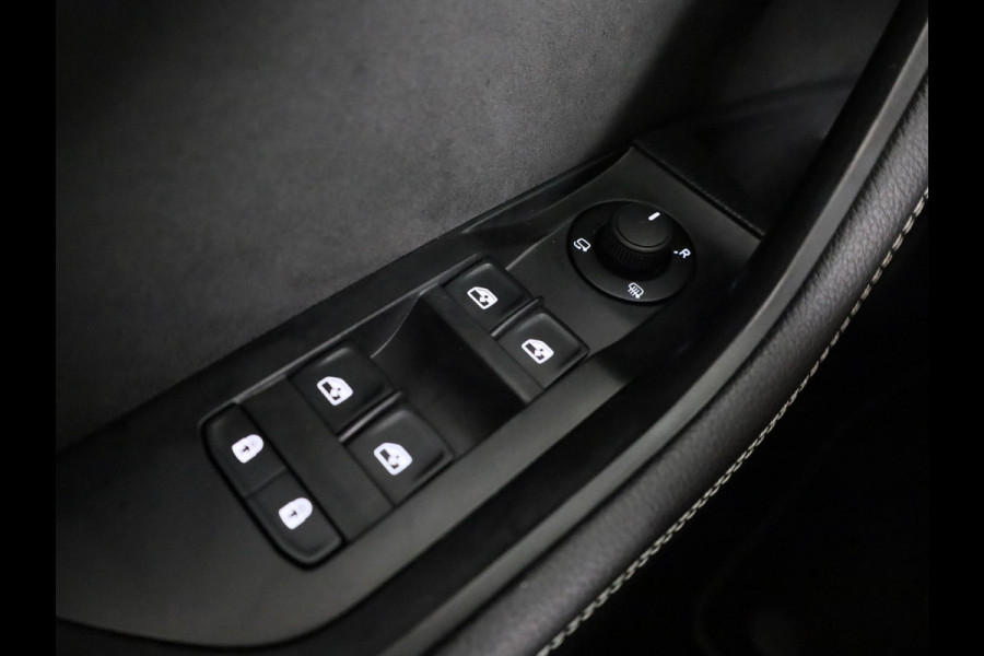 Škoda Superb Combi 1.5 TSI ACT Sportline Business 150 pk Automaat (DSG) | Verlengde garantie | Navigatie | Panoramadak | Parkeersensoren | Adaptieve cruise control | Elektr. voorstoelen met memory | Stoelverwarming v/a |