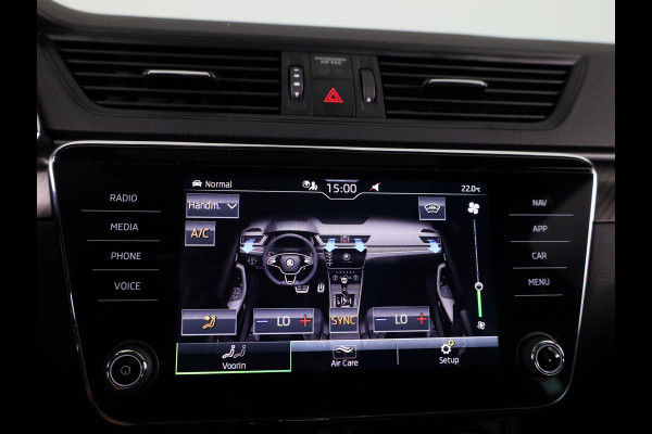 Škoda Superb Combi 1.5 TSI ACT Sportline Business 150 pk Automaat (DSG) | Verlengde garantie | Navigatie | Panoramadak | Parkeersensoren | Adaptieve cruise control | Elektr. voorstoelen met memory | Stoelverwarming v/a |