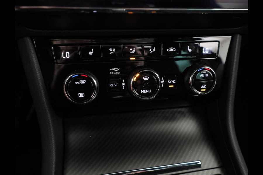 Škoda Superb Combi 1.5 TSI ACT Sportline Business 150 pk Automaat (DSG) | Verlengde garantie | Navigatie | Panoramadak | Parkeersensoren | Adaptieve cruise control | Elektr. voorstoelen met memory | Stoelverwarming v/a |