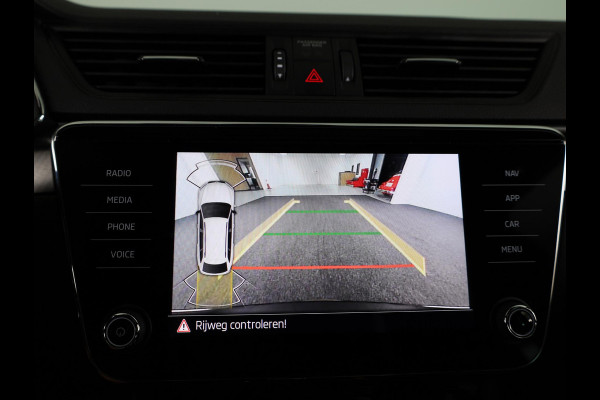 Škoda Superb Combi 1.5 TSI ACT Sportline Business 150 pk Automaat (DSG) | Verlengde garantie | Navigatie | Panoramadak | Parkeersensoren | Adaptieve cruise control | Elektr. voorstoelen met memory | Stoelverwarming v/a |