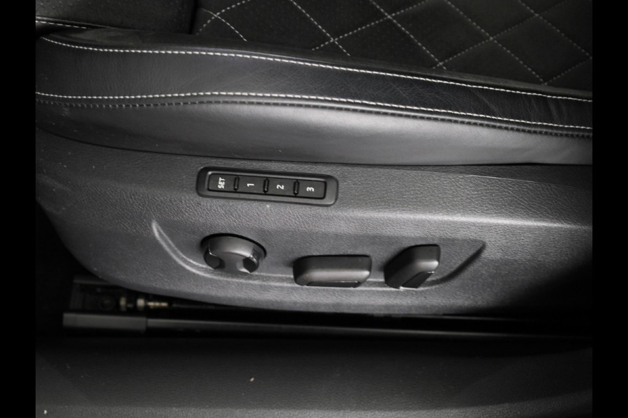 Škoda Superb Combi 1.5 TSI ACT Sportline Business 150 pk Automaat (DSG) | Verlengde garantie | Navigatie | Panoramadak | Parkeersensoren | Adaptieve cruise control | Elektr. voorstoelen met memory | Stoelverwarming v/a |