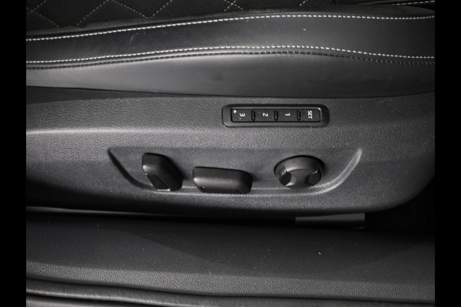 Škoda Superb Combi 1.5 TSI ACT Sportline Business 150 pk Automaat (DSG) | Verlengde garantie | Navigatie | Panoramadak | Parkeersensoren | Adaptieve cruise control | Elektr. voorstoelen met memory | Stoelverwarming v/a |