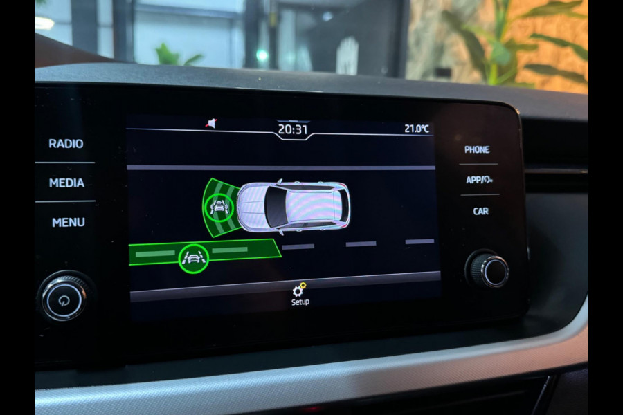 Škoda Kamiq 1.0 TSI Drive Edition Garantie Elek Trekhaak CarPlay StoelVW Front ASS Lane ASS Cruise Clima Navi Led Dab Rijklaar