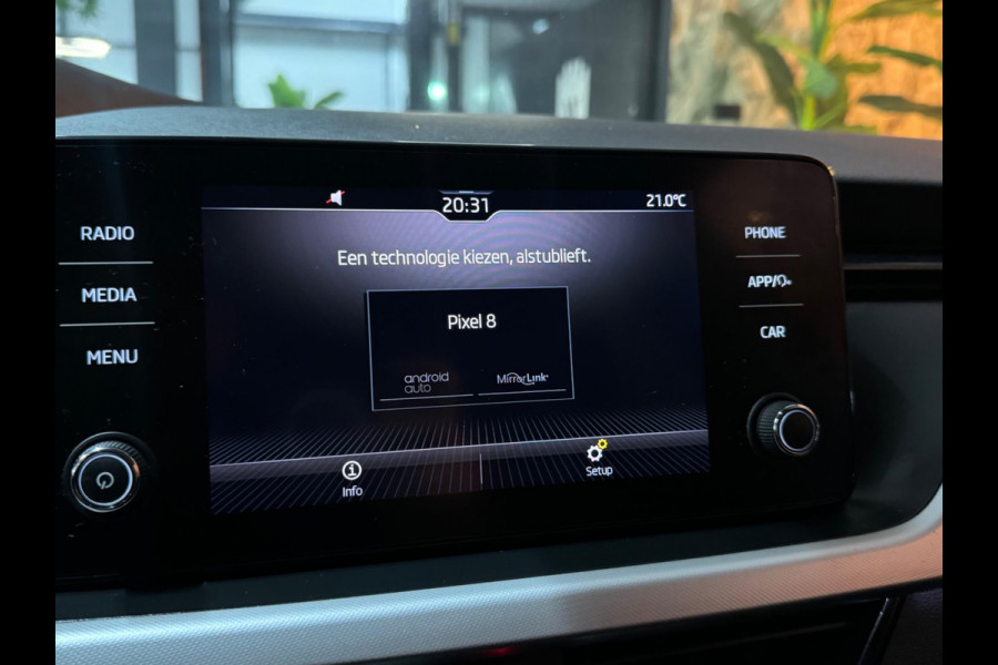 Škoda Kamiq 1.0 TSI Drive Edition Garantie Elek Trekhaak CarPlay StoelVW Front ASS Lane ASS Cruise Clima Navi Led Dab Rijklaar