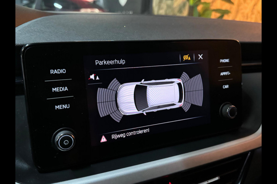 Škoda Kamiq 1.0 TSI Drive Edition Garantie Elek Trekhaak CarPlay StoelVW Front ASS Lane ASS Cruise Clima Navi Led Dab Rijklaar