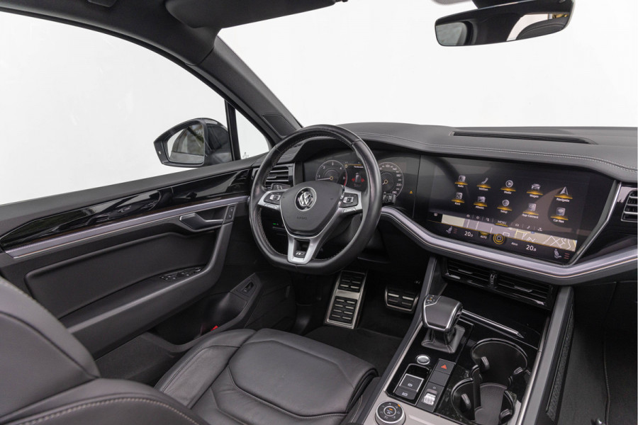 Volkswagen Touareg 3.0 TDI 231pk R-Line Pano 21'' Luchtvering IQ-light Trekhaak