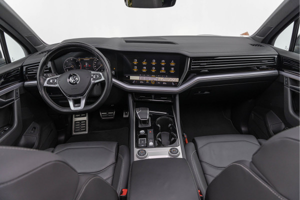 Volkswagen Touareg 3.0 TDI 231pk R-Line Pano 21'' Luchtvering IQ-light Trekhaak