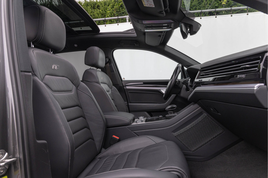 Volkswagen Touareg 3.0 TDI 231pk R-Line Pano 21'' Luchtvering IQ-light Trekhaak