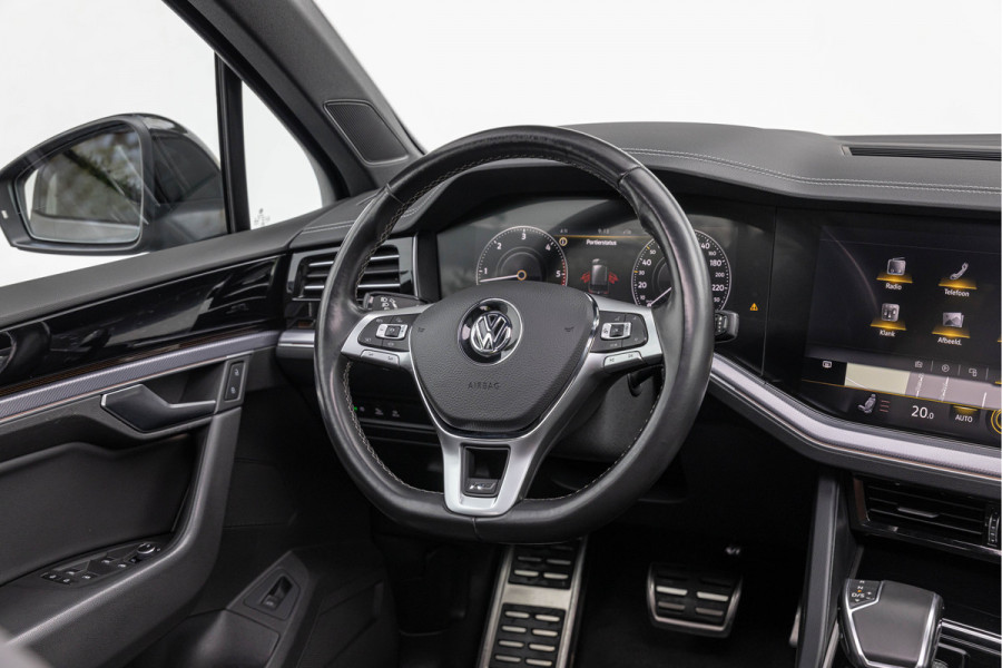Volkswagen Touareg 3.0 TDI 231pk R-Line Pano 21'' Luchtvering IQ-light Trekhaak