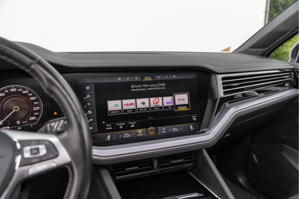 Volkswagen Touareg 3.0 TDI 231pk R-Line Pano 21'' Luchtvering IQ-light Trekhaak