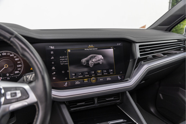 Volkswagen Touareg 3.0 TDI 231pk R-Line Pano 21'' Luchtvering IQ-light Trekhaak