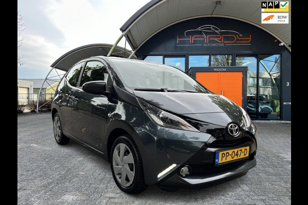 Toyota Aygo 1.0 VVT-i x-play Apple Carplay Camera Navi Rijklaarprijs!