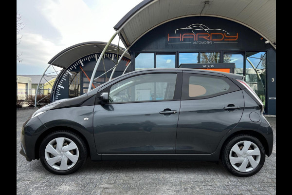 Toyota Aygo 1.0 VVT-i x-play Apple Carplay Camera Navi Rijklaarprijs!