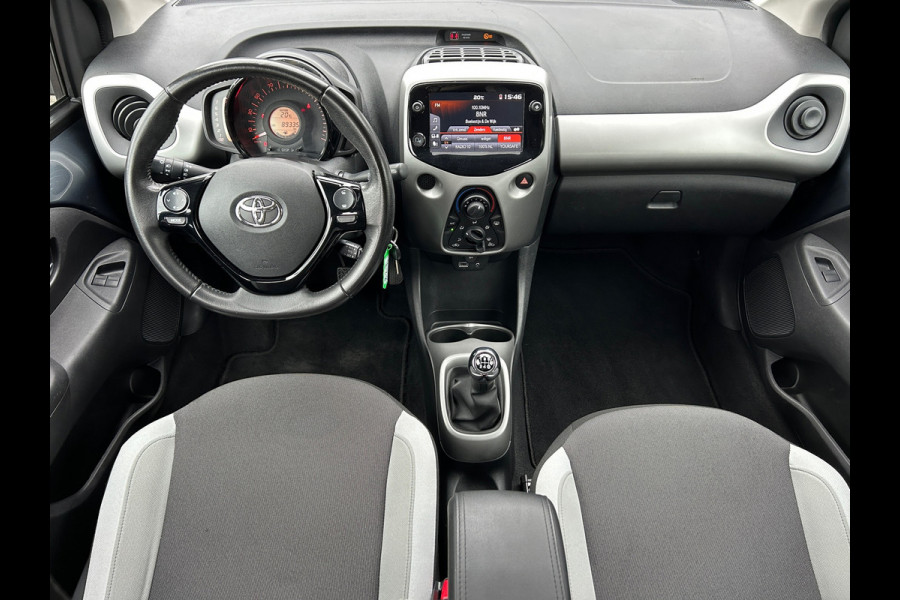 Toyota Aygo 1.0 VVT-i x-play Apple Carplay Camera Navi Rijklaarprijs!