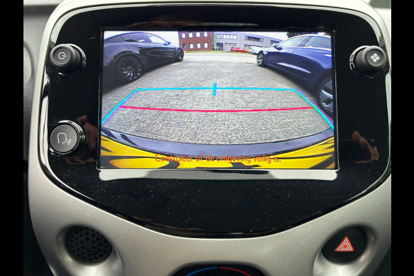 Toyota Aygo 1.0 VVT-i x-play Apple Carplay Camera Navi Rijklaarprijs!
