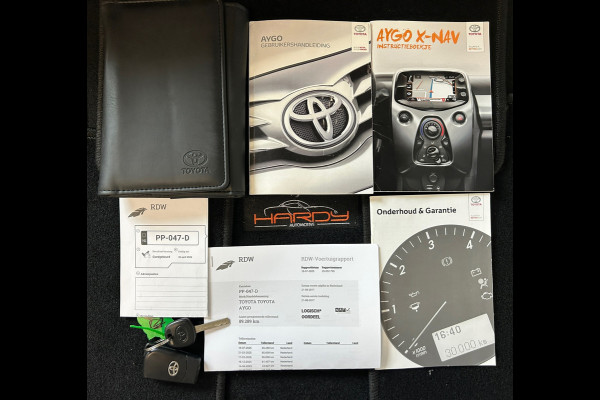 Toyota Aygo 1.0 VVT-i x-play Apple Carplay Camera Navi Rijklaarprijs!