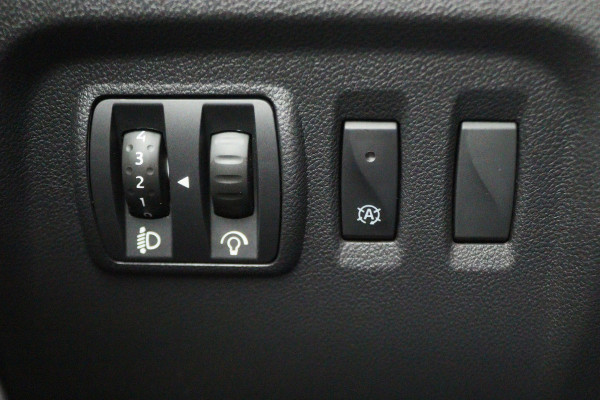Renault Captur 0.9 TCe Zen LED, Airco, Cruise, Trekhaak, Bluetooth, DAB, 17"
