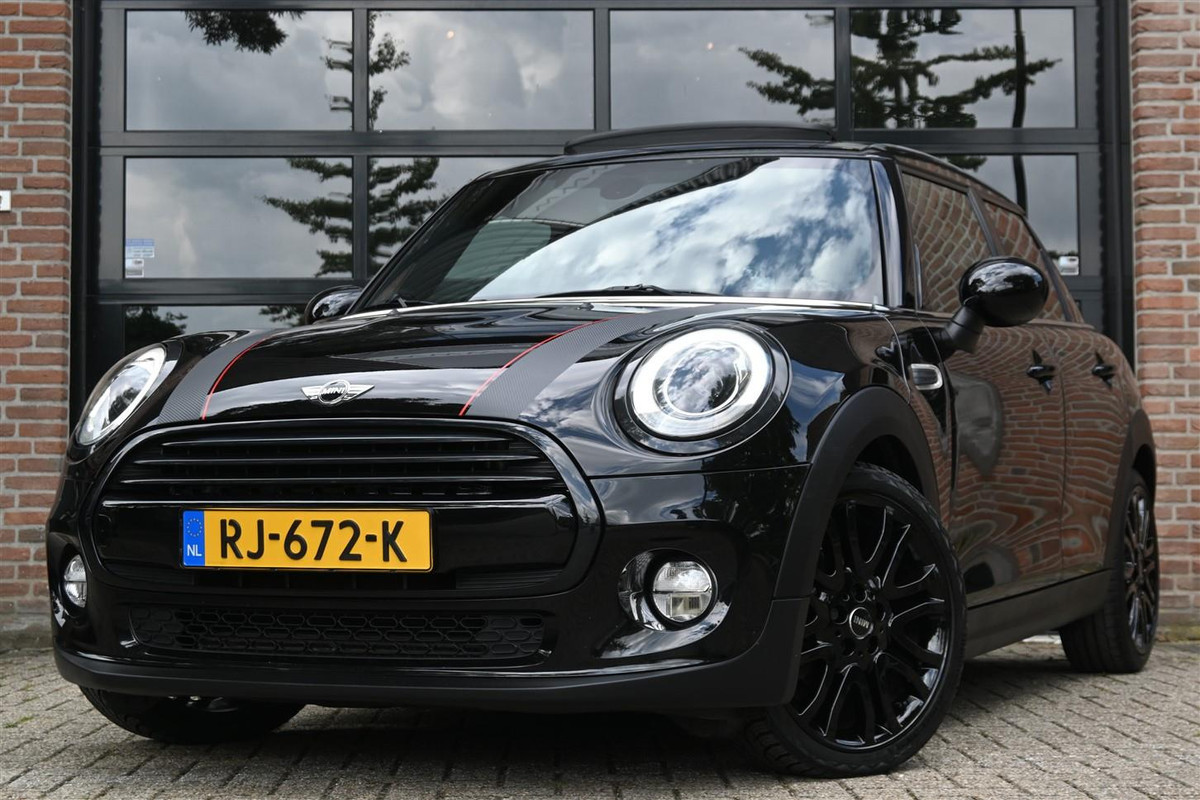 MINI Mini 1.5 Cooper Chili 5DRS Pano Leder AUT BlackPack ´17 MINI Mini 1.5 Cooper Chili 5DRS Pano Leder AUT BlackPack ´17