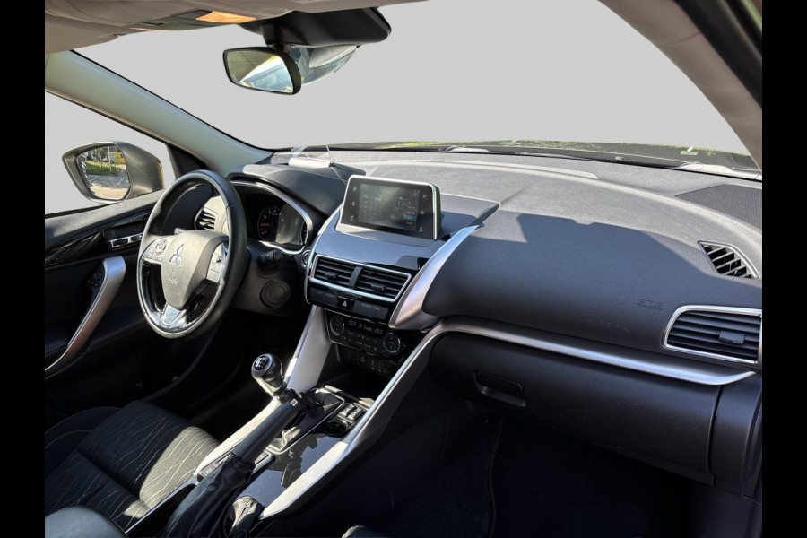 Mitsubishi Eclipse Cross 1.5 DI-T First Edition | Trekhaak | Stoelverwarming 1600kg trekgewicht ! heads-up display | stoelverwarming