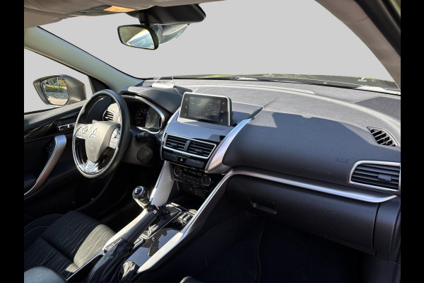 Mitsubishi Eclipse Cross 1.5 DI-T First Edition | Trekhaak | Stoelverwarming 1600kg trekgewicht ! heads-up display | stoelverwarming