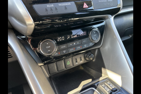 Mitsubishi Eclipse Cross 1.5 DI-T First Edition | Trekhaak | Stoelverwarming 1600kg trekgewicht ! heads-up display | stoelverwarming