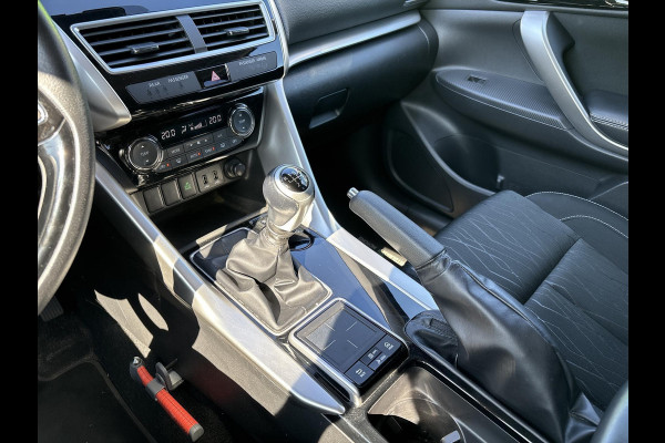 Mitsubishi Eclipse Cross 1.5 DI-T First Edition | Trekhaak | Stoelverwarming 1600kg trekgewicht ! heads-up display | stoelverwarming