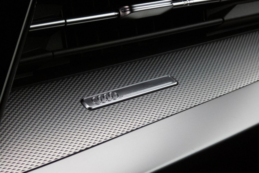 Audi A3 Sportback 40 TFSI e Advanced edition | S-LINE | RS SPORTSTOELEN | S3 DIFFUSER | ADAPTIVE CRUISE CONTROL