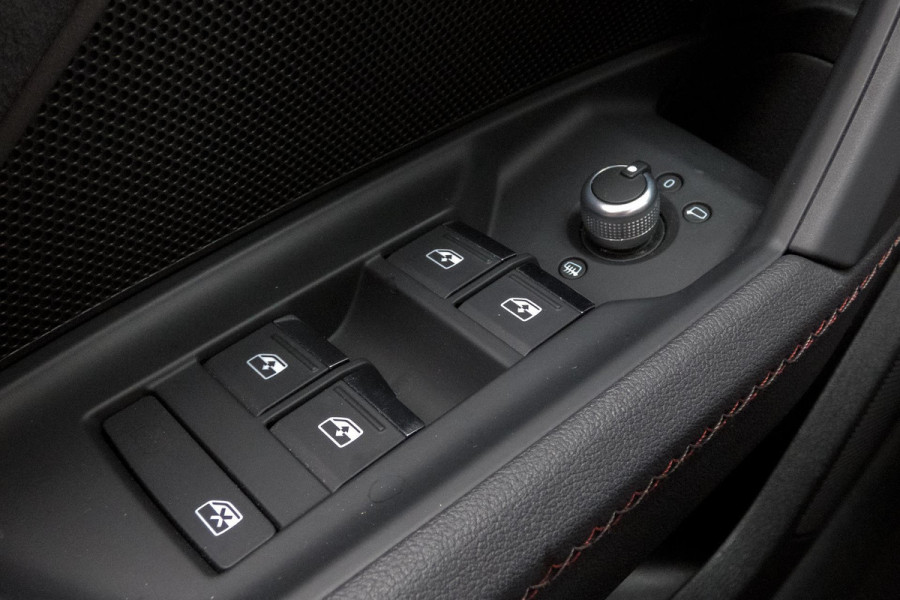 Audi A3 Sportback 40 TFSI e Advanced edition | S-LINE | RS SPORTSTOELEN | S3 DIFFUSER | ADAPTIVE CRUISE CONTROL