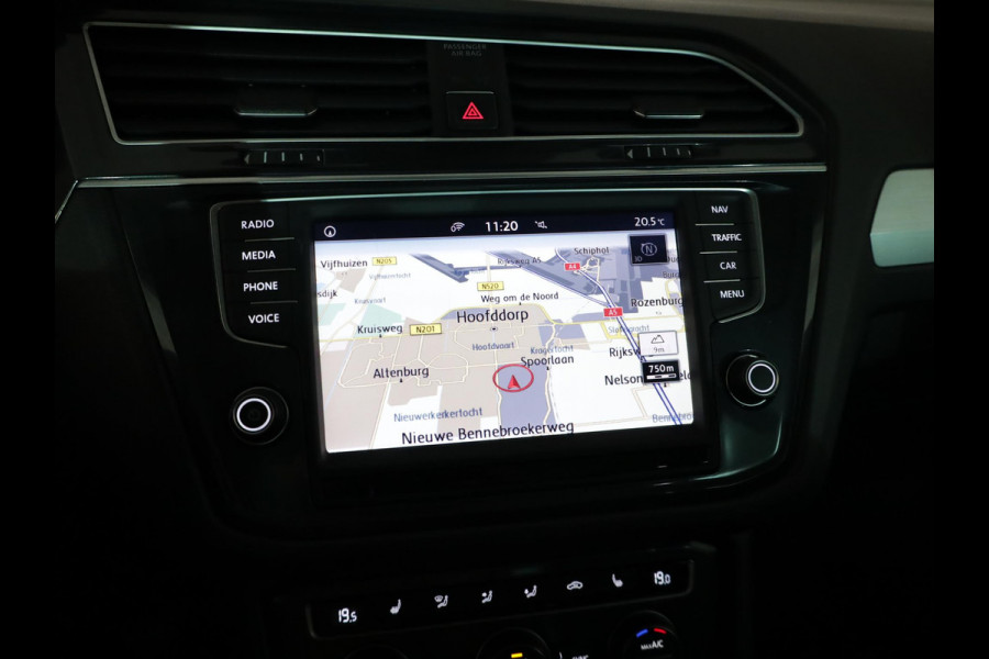 Volkswagen Tiguan 1.4 TSI ACT Comfortline 150pk 6-bak | Pano.dak| Leer| Camera|