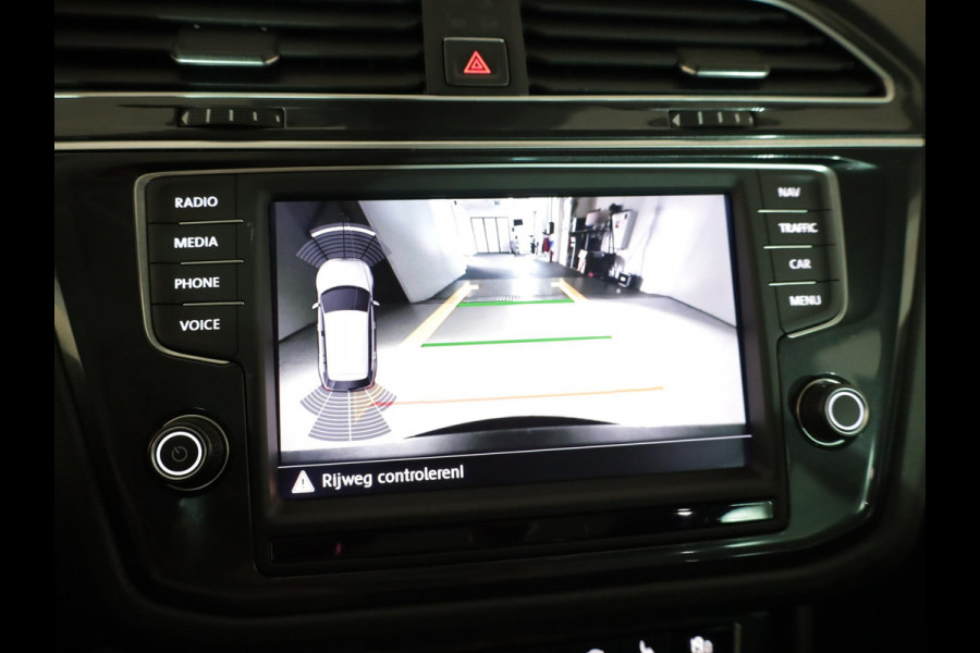 Volkswagen Tiguan 1.4 TSI ACT Comfortline 150pk 6-bak | Pano.dak| Leer| Camera|