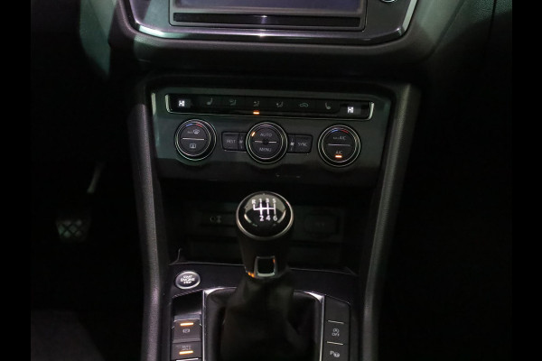 Volkswagen Tiguan 1.4 TSI ACT Comfortline 150pk 6-bak | Pano.dak| Leer| Camera|