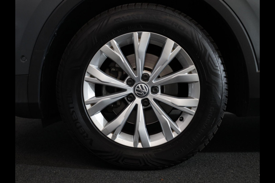 Volkswagen Tiguan 1.4 TSI ACT Comfortline 150pk 6-bak | Pano.dak| Leer| Camera|