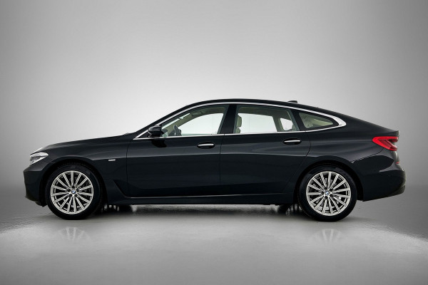 BMW 6 Serie Gran Turismo 630i High Executive(NL-auto, Dealer OnderH, Comfort Stoelen, Camera, Navi Pro, PDC V+A, StoelV, Etc)