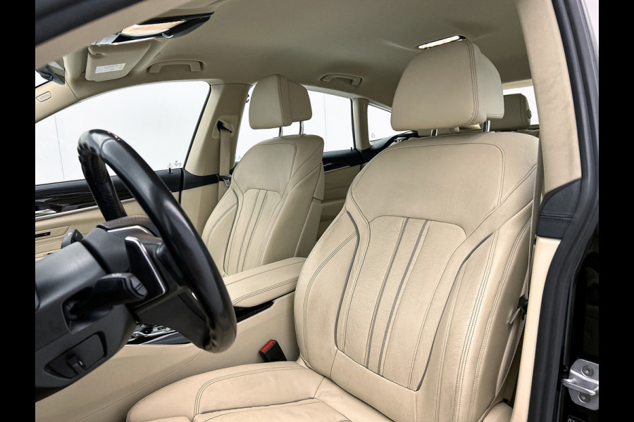 BMW 6 Serie Gran Turismo 630i High Executive(NL-auto, Dealer OnderH, Comfort Stoelen, Camera, Navi Pro, PDC V+A, StoelV, Etc)