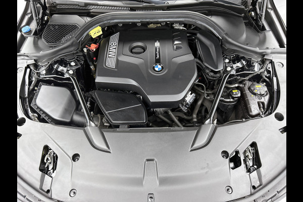 BMW 6 Serie Gran Turismo 630i High Executive(NL-auto, Dealer OnderH, Comfort Stoelen, Camera, Navi Pro, PDC V+A, StoelV, Etc)