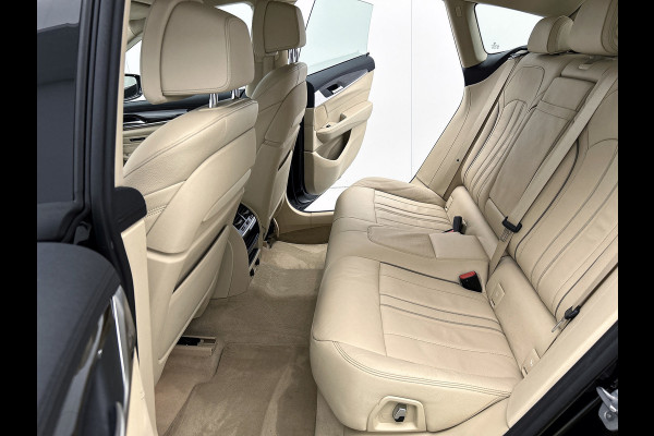 BMW 6 Serie Gran Turismo 630i High Executive(NL-auto, Dealer OnderH, Comfort Stoelen, Camera, Navi Pro, PDC V+A, StoelV, Etc)