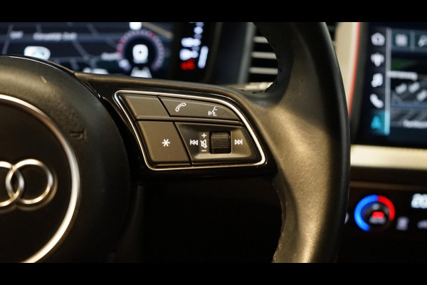 Audi A1 Sportback 40 TFSI S-Line Black Optik AUTOMAAT-ACC-AMBIANCE-CAMERA-DRIVE SELECT-KEYLESS-LEDER-MATRIX LED-VIRTUEEL