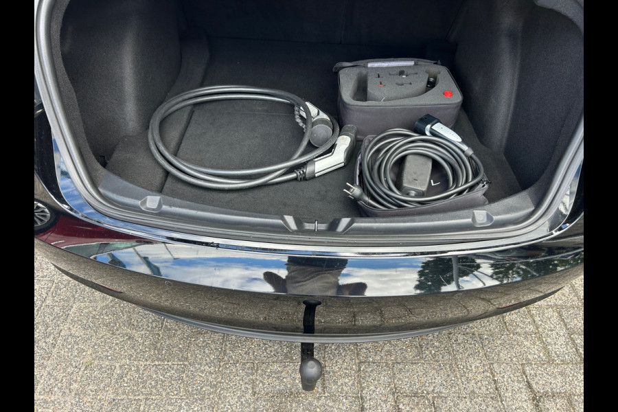 Tesla Model 3 Standard RWD Plus 60 kWh Trekhaak (1.000kg) SOH 86% Rijklaarprijs!