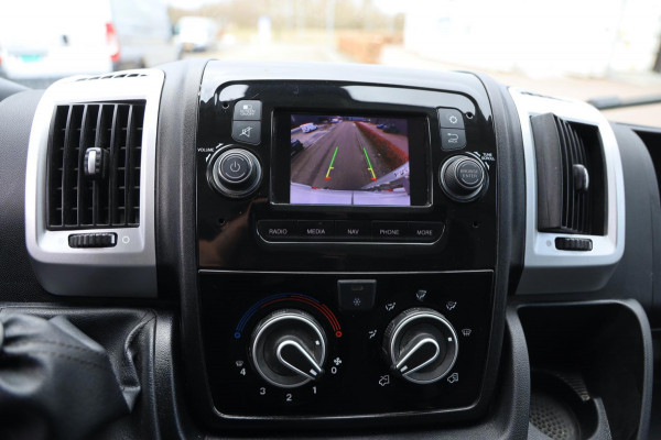 Fiat Ducato 35 2.3 MultiJet L3/H2 L2/H2 CAMERA NAVI AIRCO CRUISE CONTROL 120PK 06/2020 LEASE V/A € 133,- p.m. INRUIL MOGELIJK