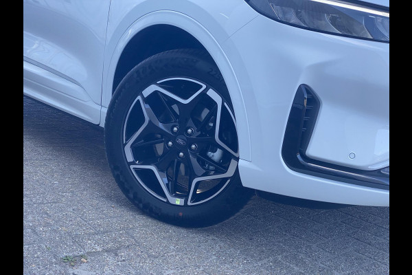Ford Kuga 2.5 PHEV ST-Line 243 pk | Driver Assistance Pack | Wegklapbare trekhaak | 2.100 kg trekgewicht! | Winterpakket | 19 inch Licht metalen Velgen | €4.000,- prijsvoordeel!