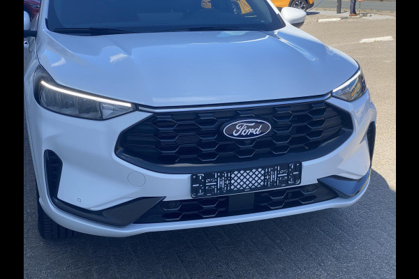 Ford Kuga 2.5 PHEV ST-Line 243 pk | Driver Assistance Pack | Wegklapbare trekhaak | 2.100 kg trekgewicht! | Winterpakket | 19 inch Licht metalen Velgen | €4.000,- prijsvoordeel!