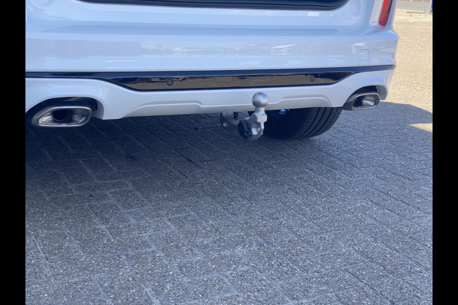 Ford Kuga 2.5 PHEV ST-Line 243 pk | Driver Assistance Pack | Wegklapbare trekhaak | 2.100 kg trekgewicht! | Winterpakket | 19 inch Licht metalen Velgen | €4.000,- prijsvoordeel!