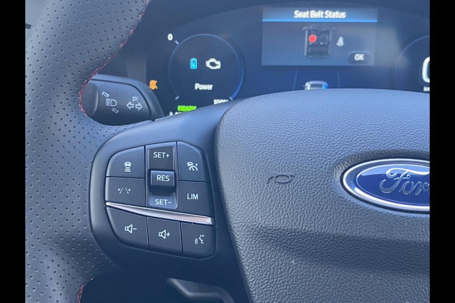 Ford Kuga 2.5 PHEV ST-Line 243 pk | Driver Assistance Pack | Wegklapbare trekhaak | 2.100 kg trekgewicht! | Winterpakket | 19 inch Licht metalen Velgen | €4.000,- prijsvoordeel!